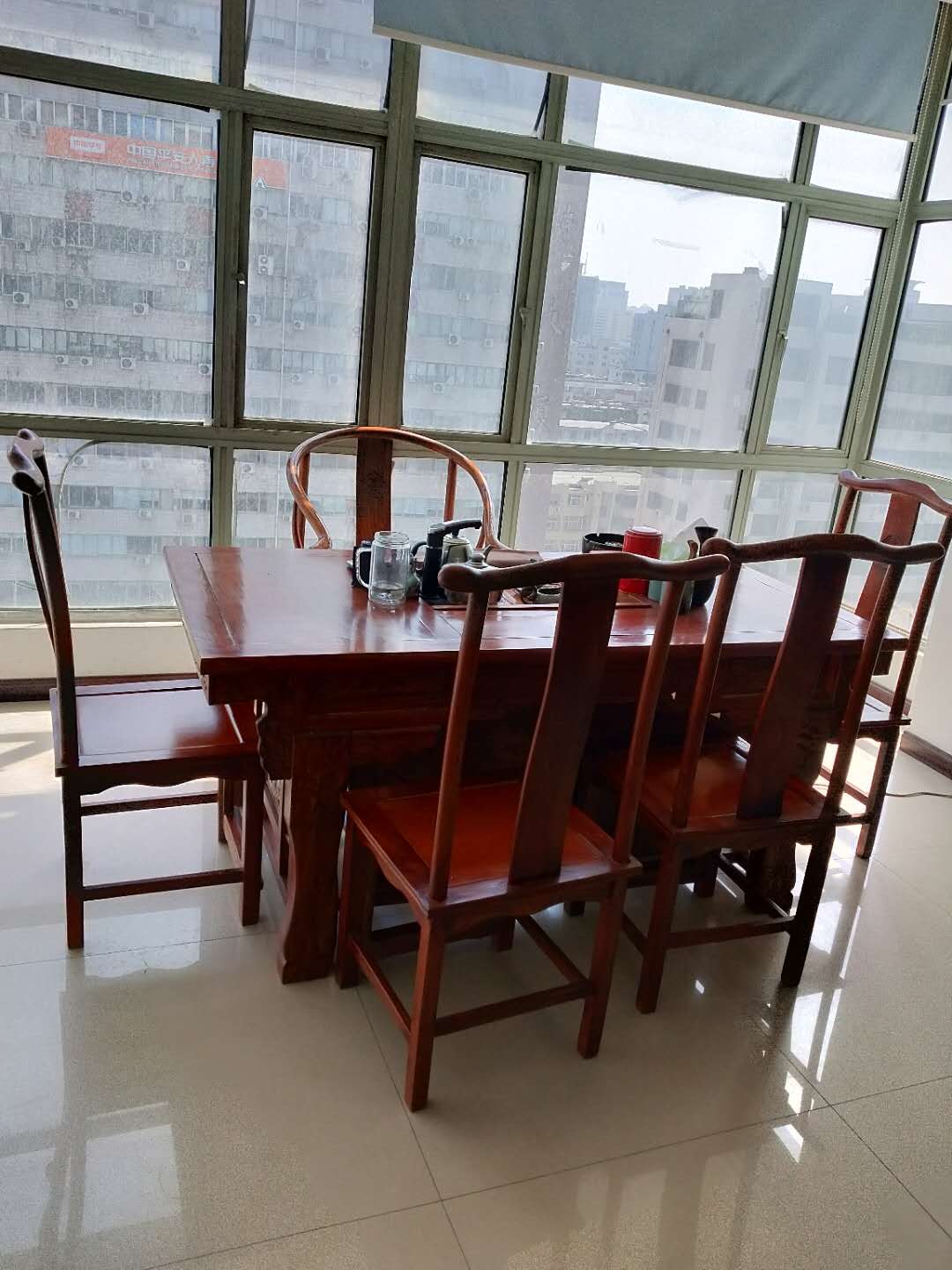 经纪人：曹女士